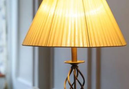 clean lampshade