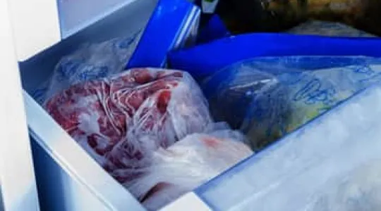 how to clean freezer