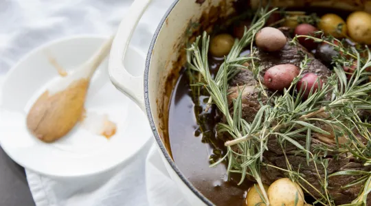 Dutch Oven Cooking Pot