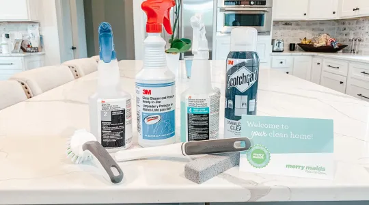 Cleaning material