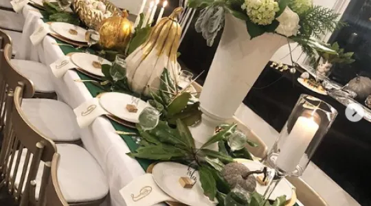 white and gold formal thanksgiving table setting