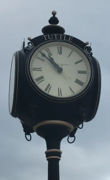clock in tuttle, oklahoma